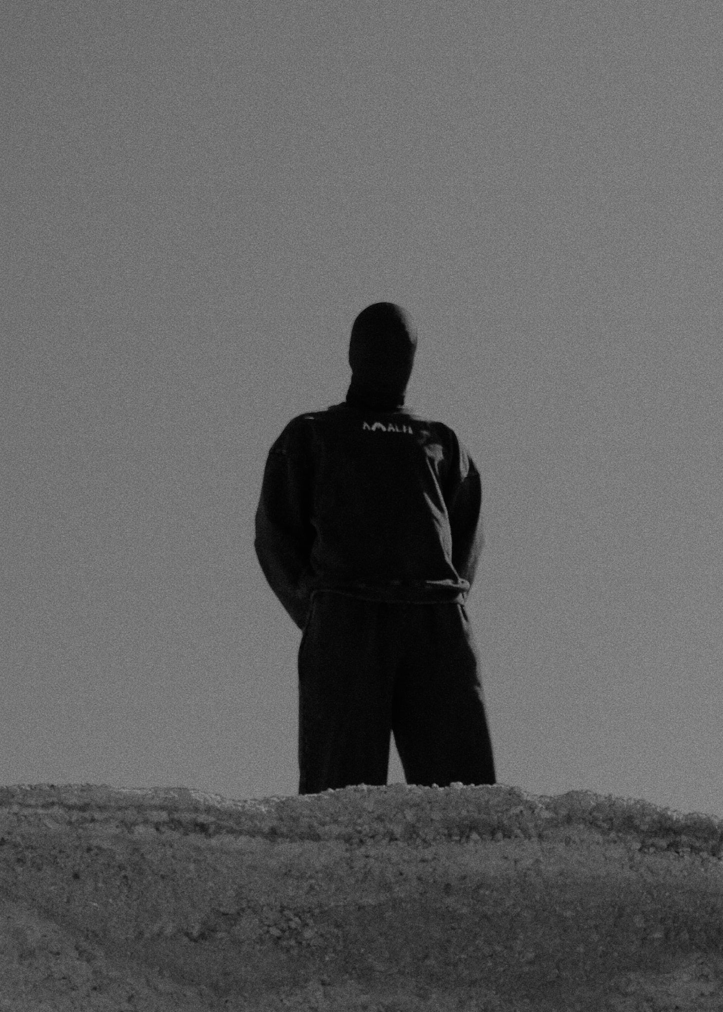 AMALFI WASHED BLACK SWEATER