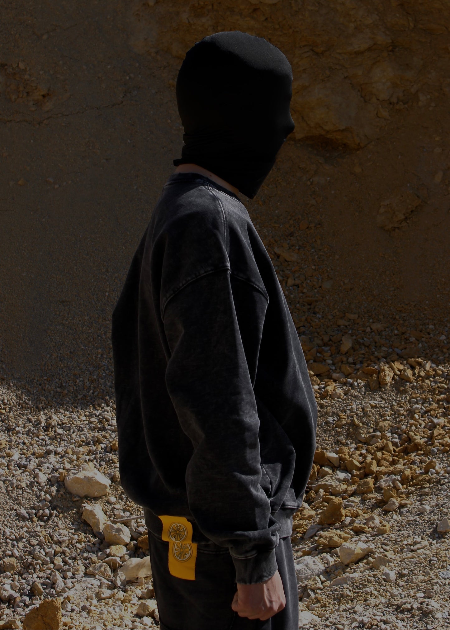 AMALFI WASHED BLACK SWEATER