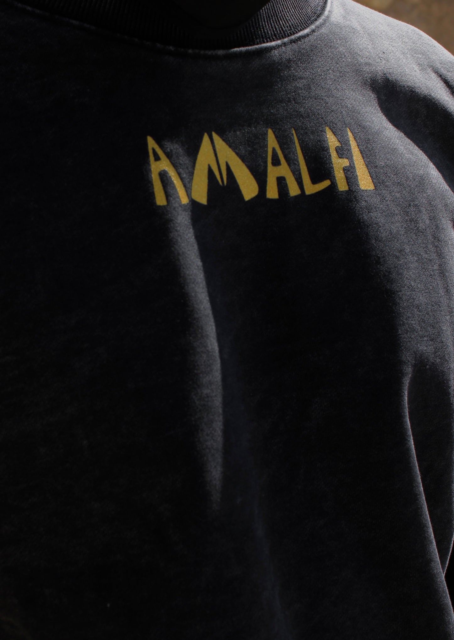 AMALFI WASHED BLACK SWEATER